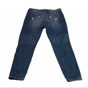 FASHION NOVA distressed skinny jean| Size: 16 Plus